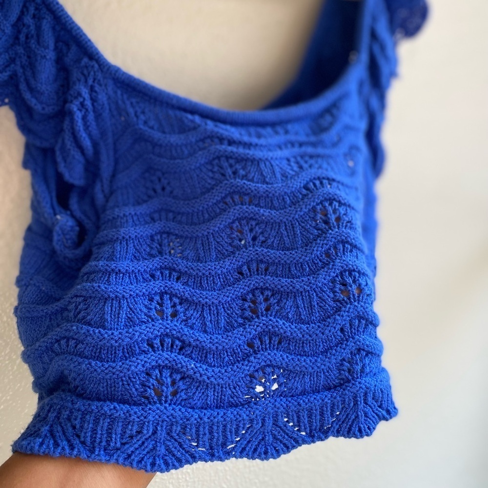 H&M Vibrant Blue Knit Top - Picture 2 of 4